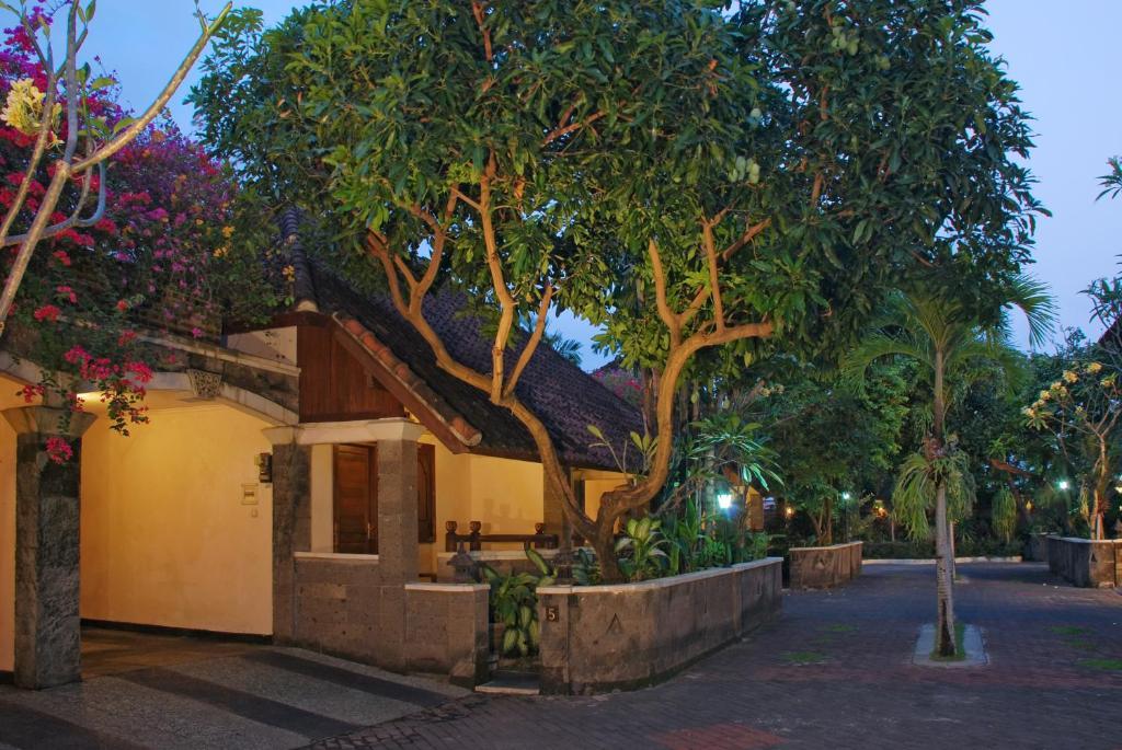 Hotel Taman Ayu 212 Denpasar Exterior foto